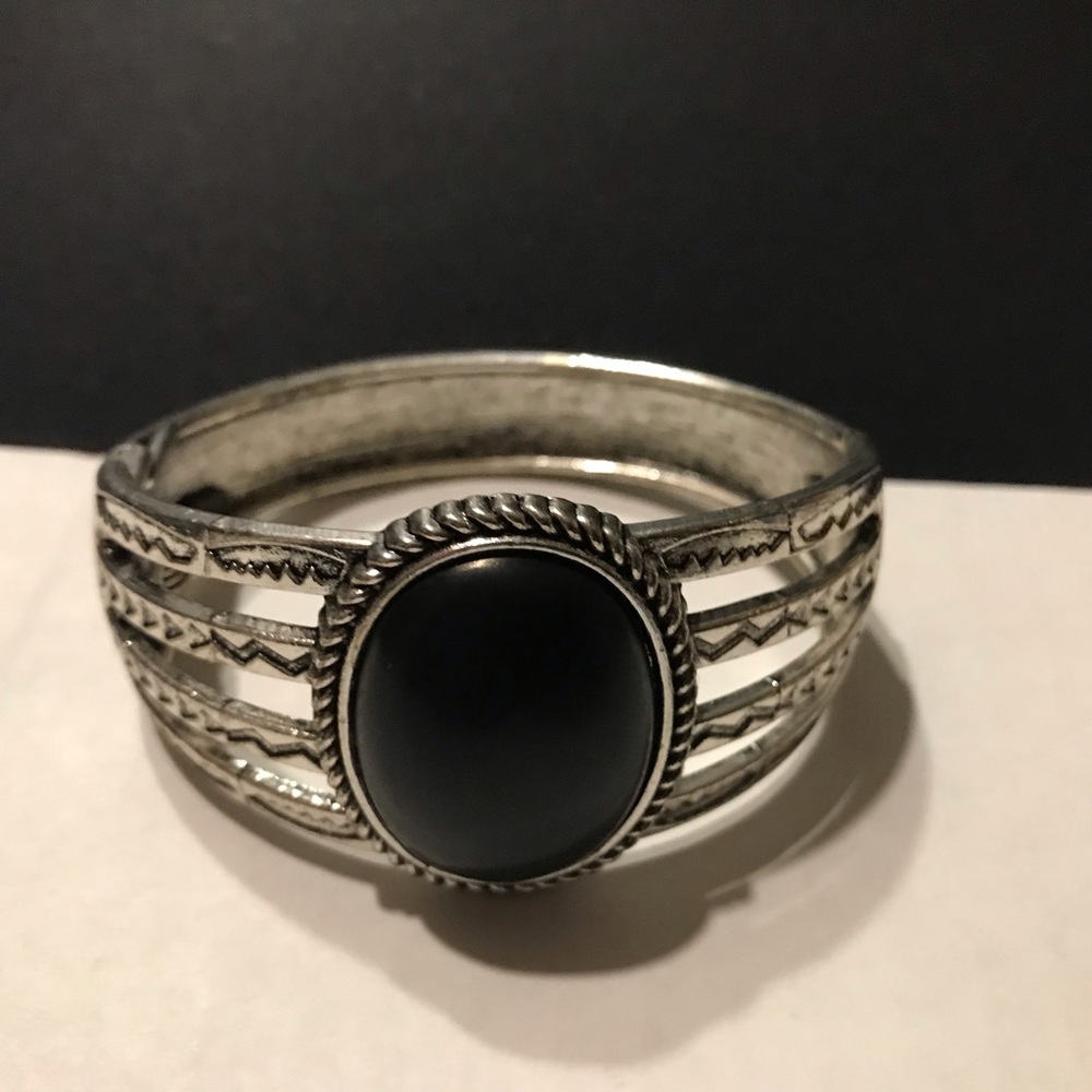 Bangle bracelet Silvertone Black Onyx